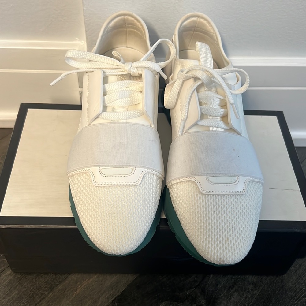 balenciaga race runner gold